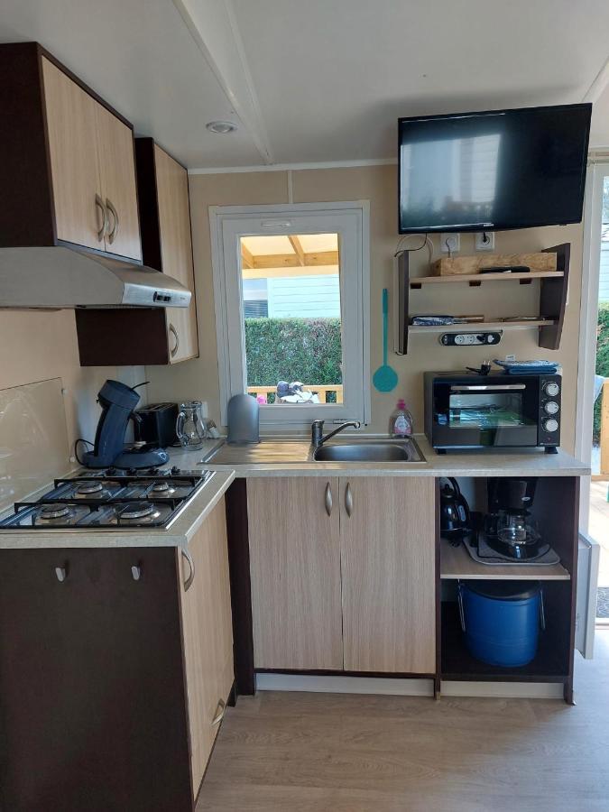 Mobil Home Tout Confort 6 Personnes Climatise Au Pied Du Luberon La Roque-d'Antheron Exterior photo