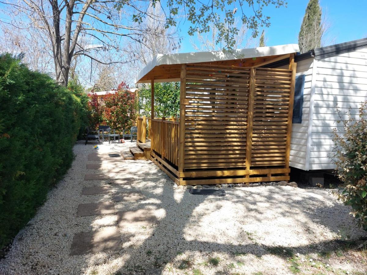 Mobil Home Tout Confort 6 Personnes Climatise Au Pied Du Luberon La Roque-d'Antheron Exterior photo